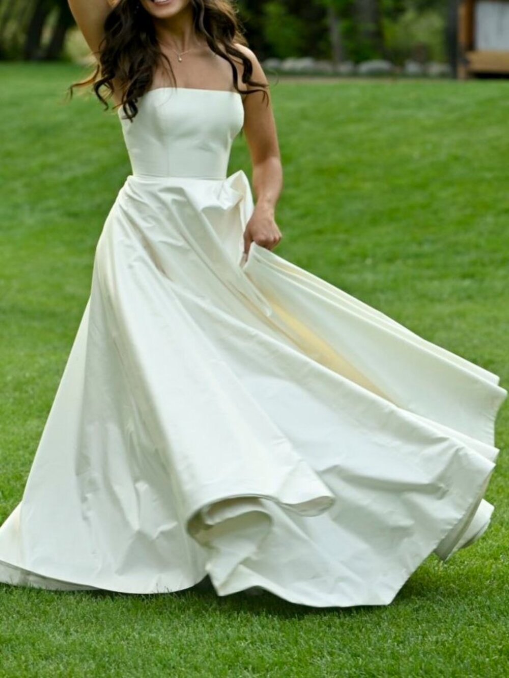 Wedding ball gown 100% silk Size 4 made in Canada